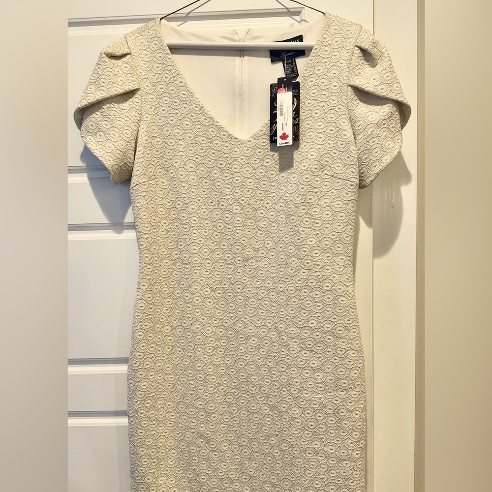 Champagne sparkle geometric pattern dress. NWT Size 8